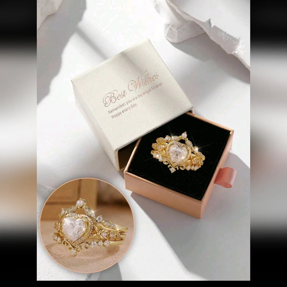 BRAND NEW ** Elegant Gold Heart Ring with Pearl Accents
